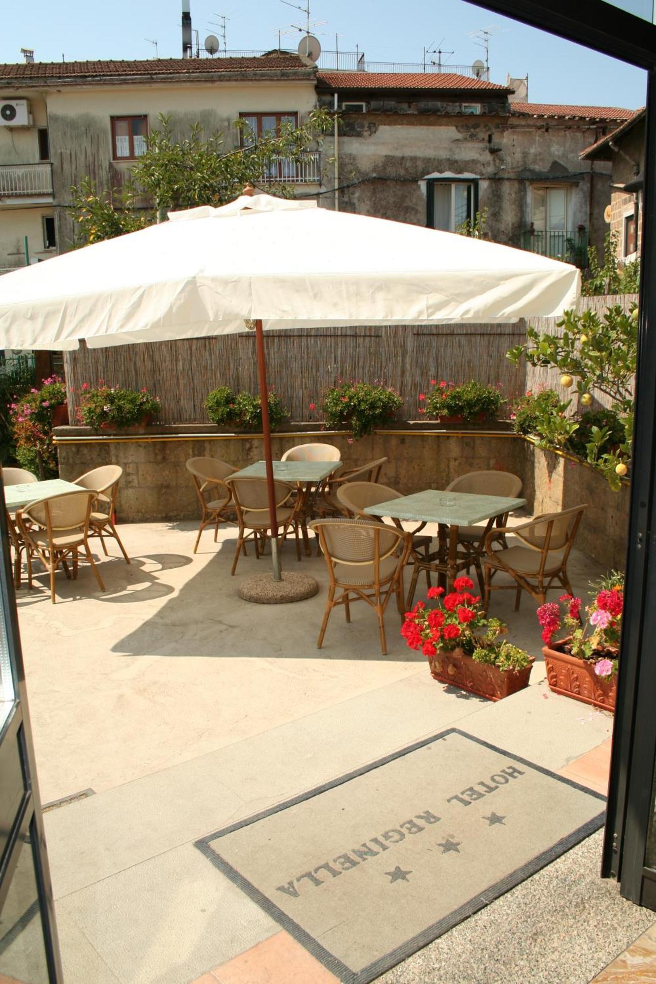 Hotel Reginella SantʼAgata sui Due Golfi Exterior foto